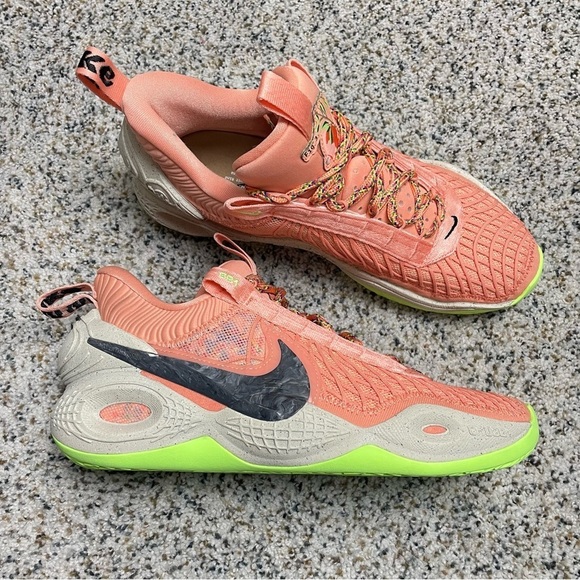 Nike Cosmic Unity Apicot Agate Mens 8 Sneakers Shoes NWOT Orange Green Casual - Picture 1 of 9
